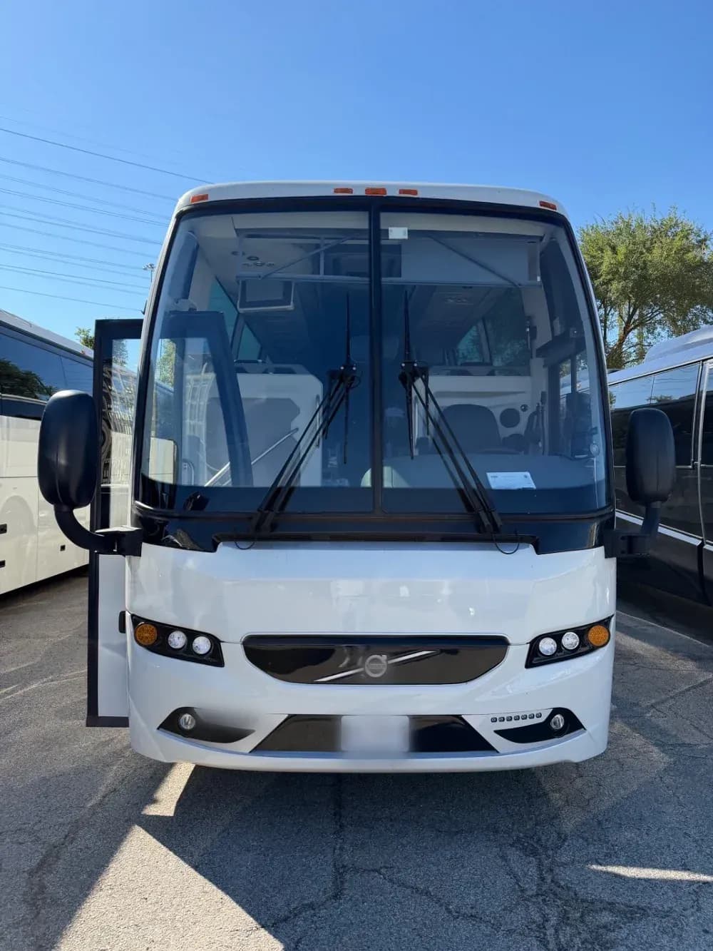 2025 Volvo 9700 - Image 11