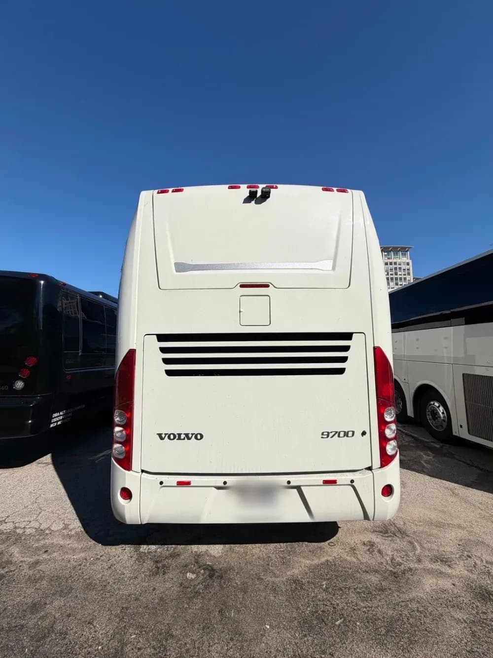 2025 Volvo 9700 - Image 14