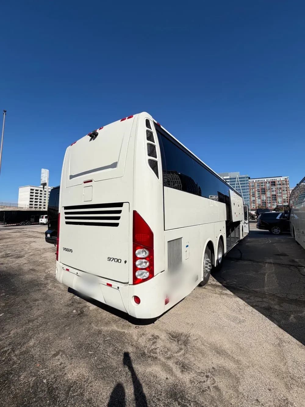 2025 Volvo 9700 - Image 15