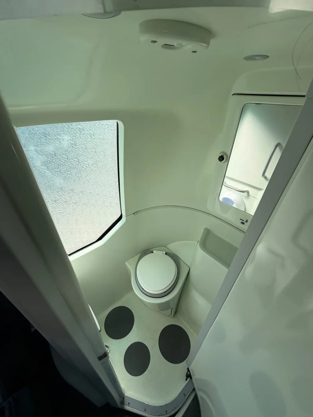 2025 Volvo 9700 - 2 Matching Available - Image 10