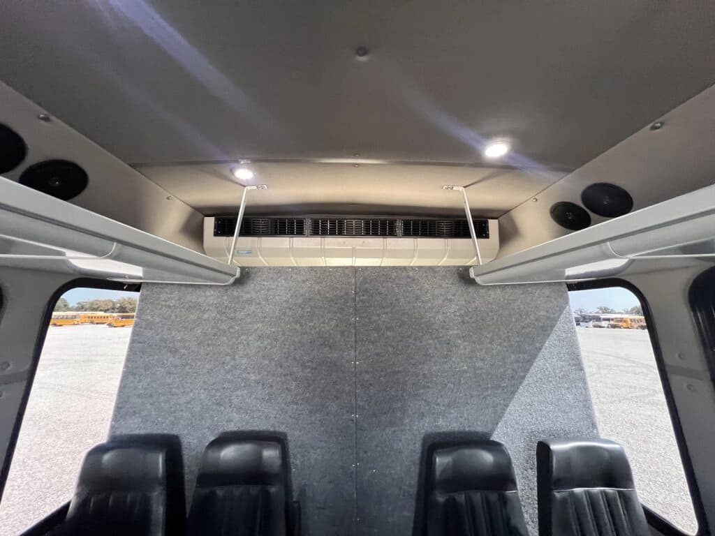 2022 Ford F550 Diamond VIP Shuttle Bus - Image 11