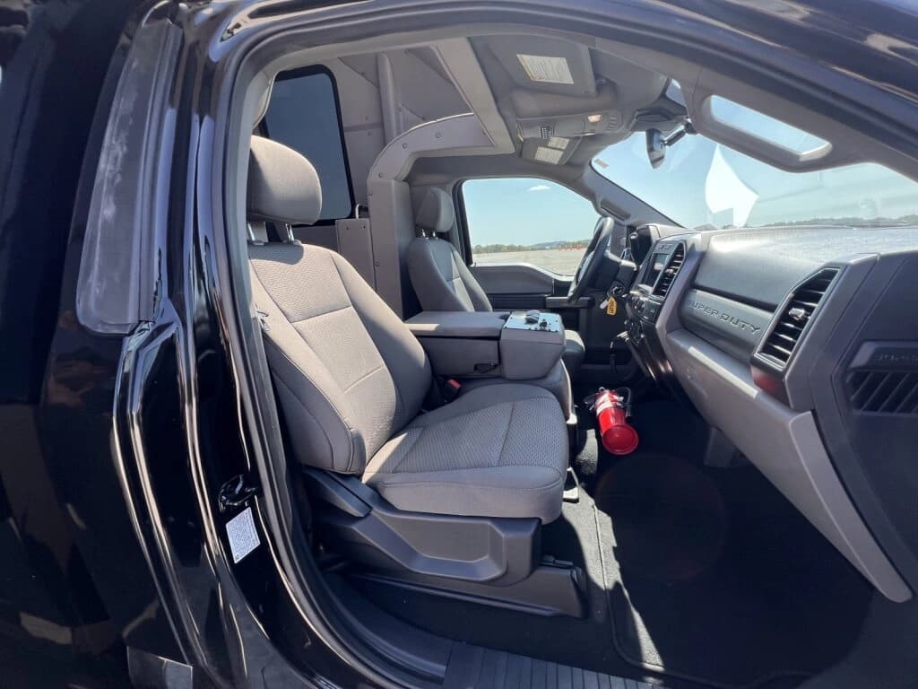 2022 Ford F550 Diamond VIP Shuttle Bus - Image 8