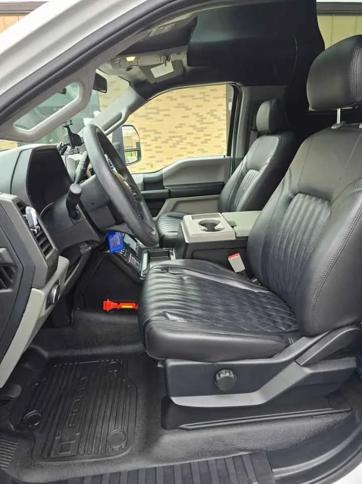 2020 Ford F-550 Grech 30P Shuttle - Image 5