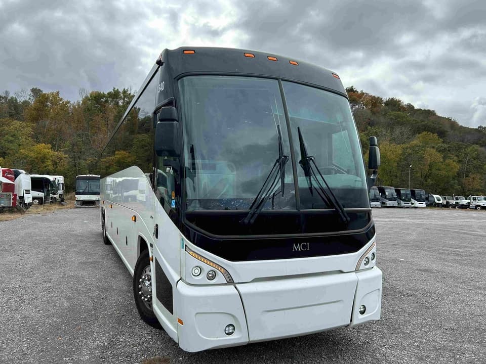 2015 MCI J4500 bus