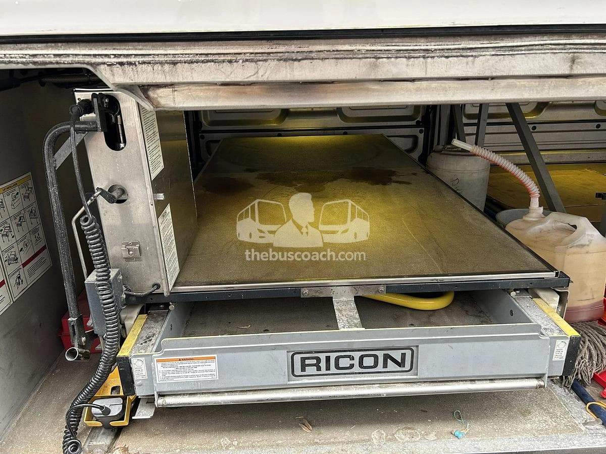 2015 Prevost X3-45 ADA bus