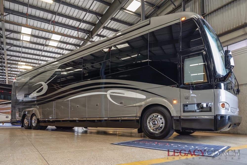 2006 Prevost Marathon H3-45 bus