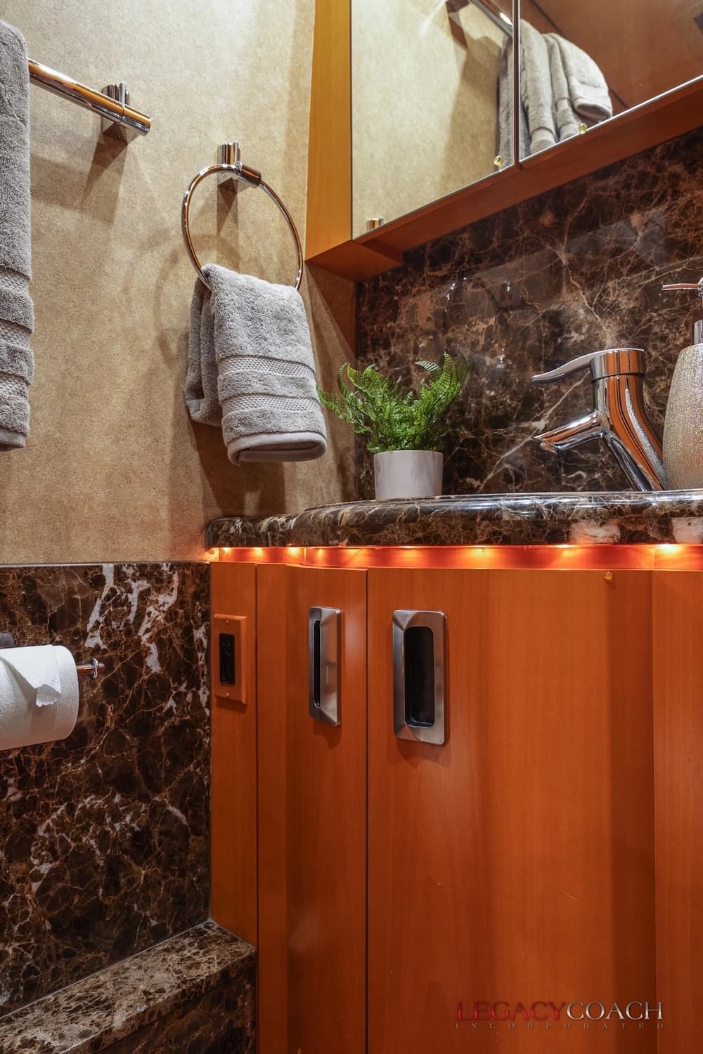 2006 Prevost Marathon H3-45 Coach - Image 18