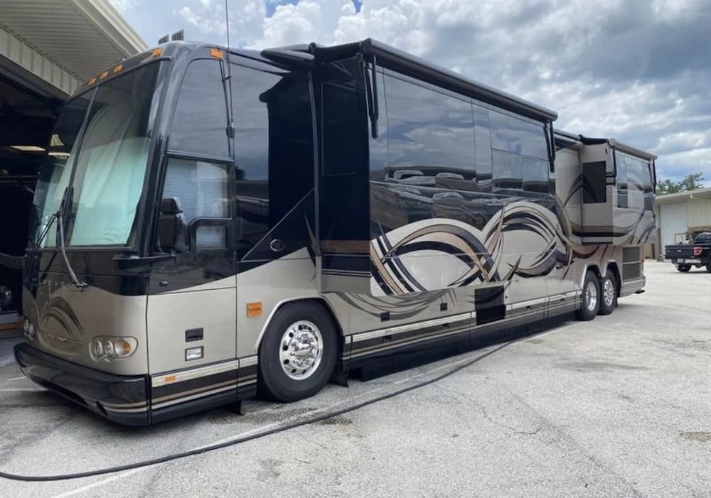2007 Prevost Featherlite H3-45 bus