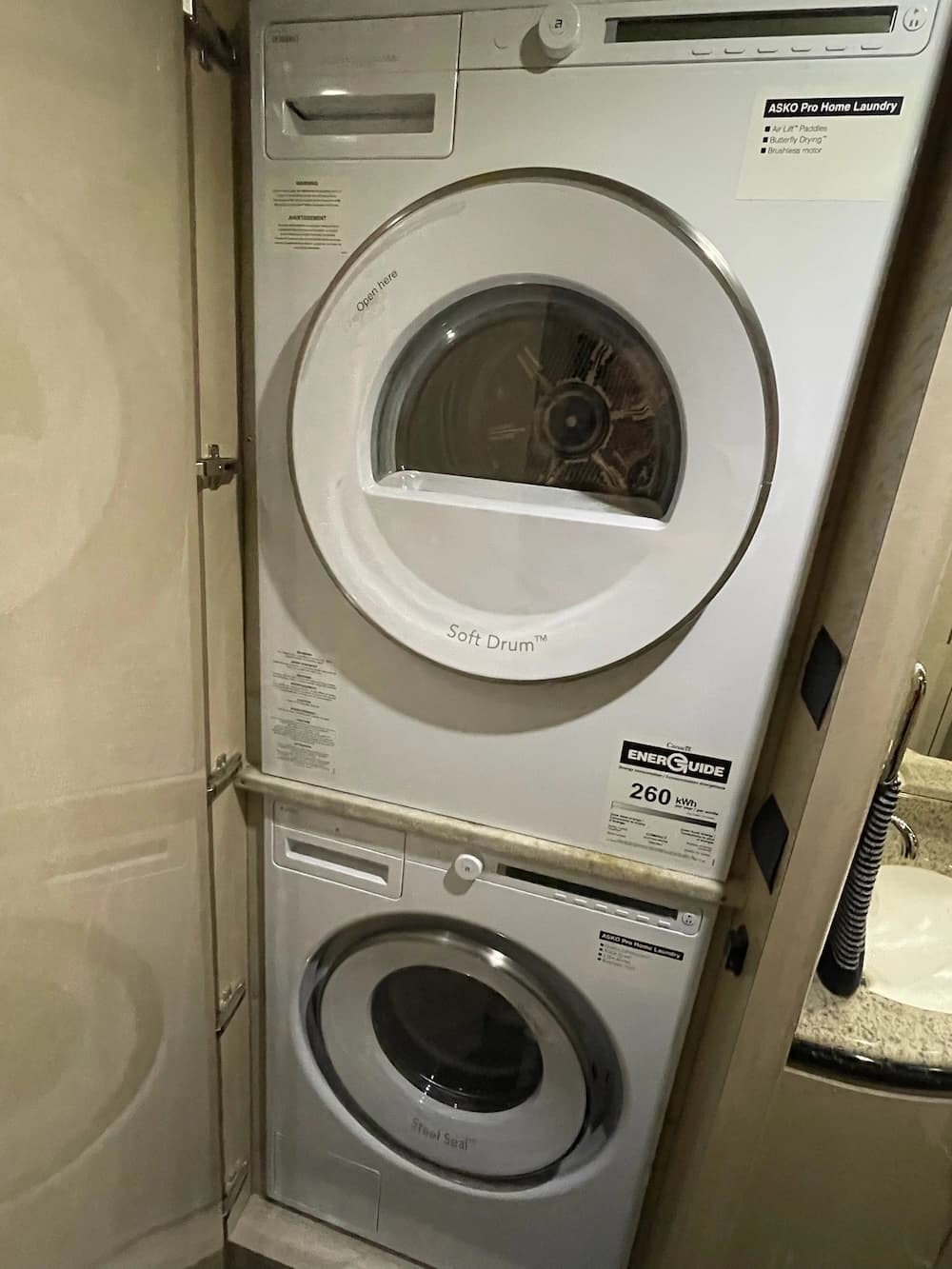 2007 Prevost Marathon XLII Motorhome - Image 16