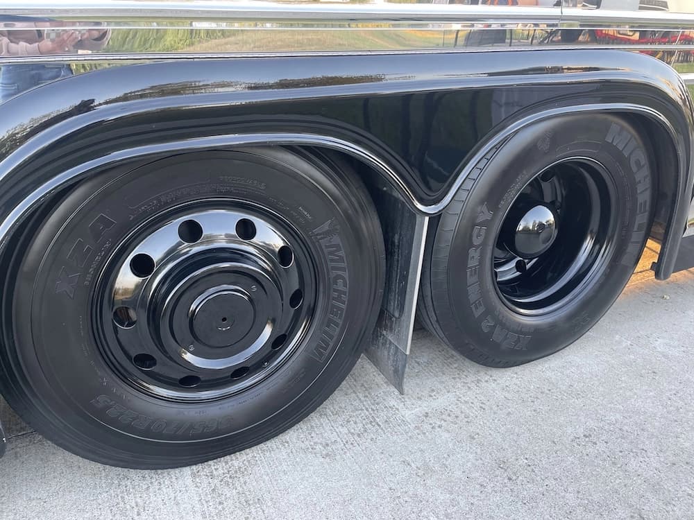 2007 Prevost Marathon XLII Motorhome - Image 28