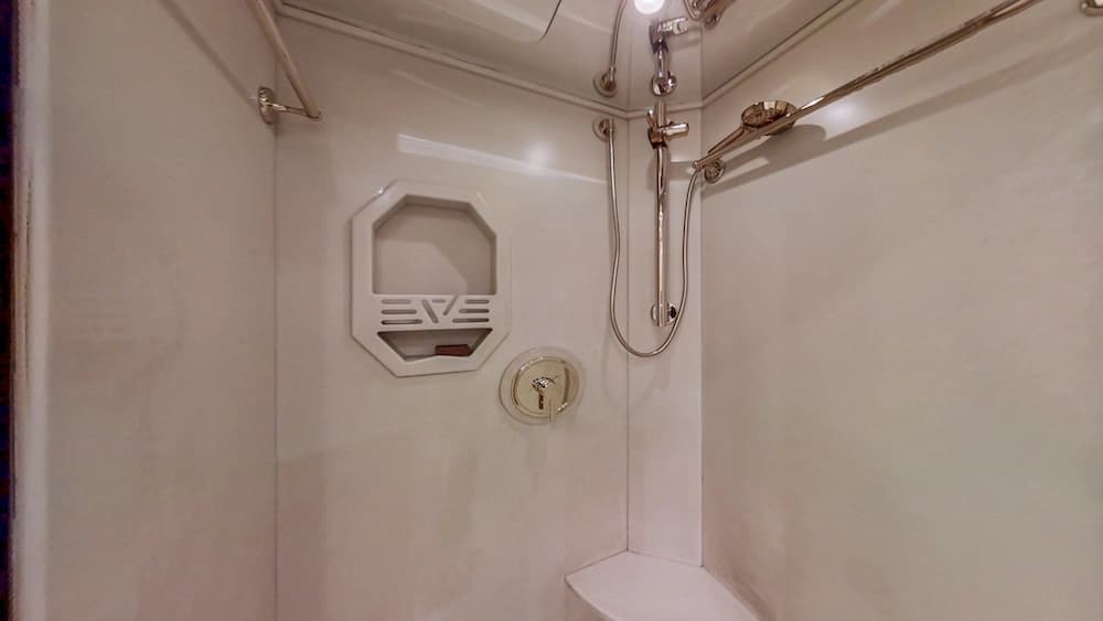 2000 Prevost Featherlite H3-45 Coach - Image 19