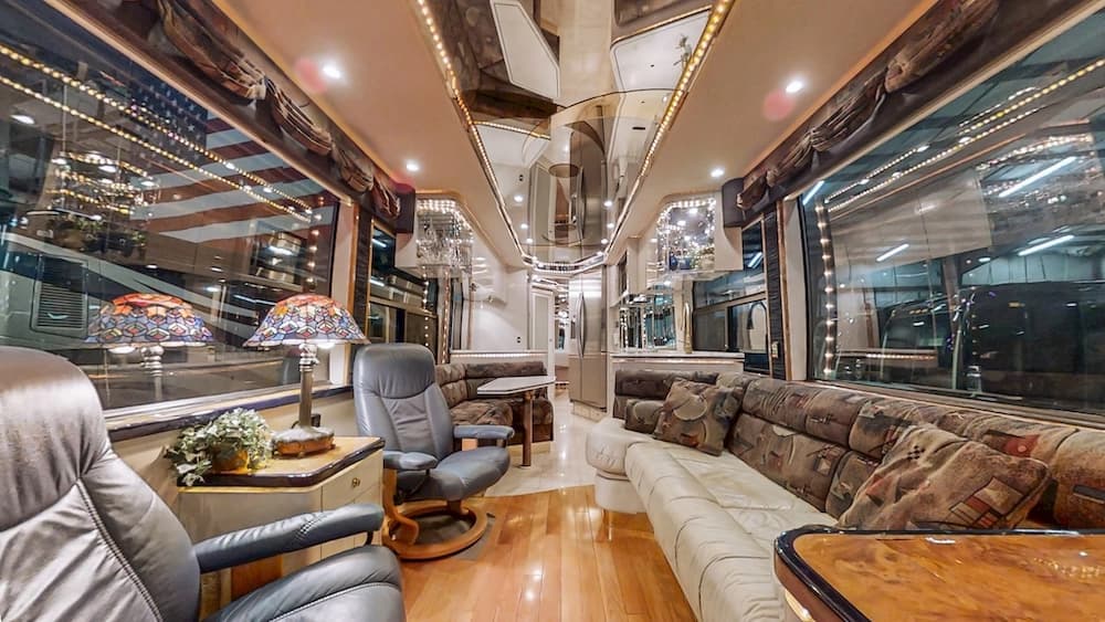 2000 Prevost Featherlite H3-45 Coach - Image 4