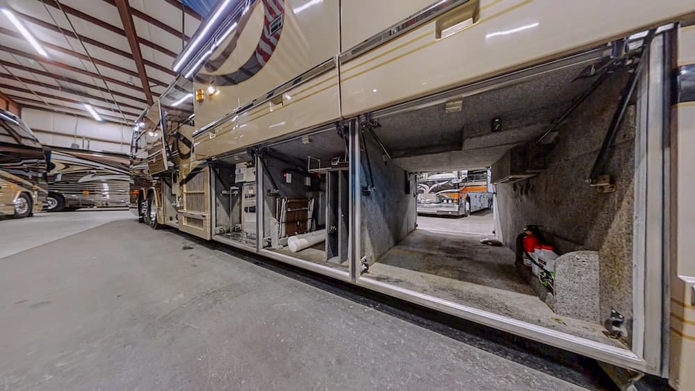 2000 Prevost Featherlite H3-45 Coach - Image 38