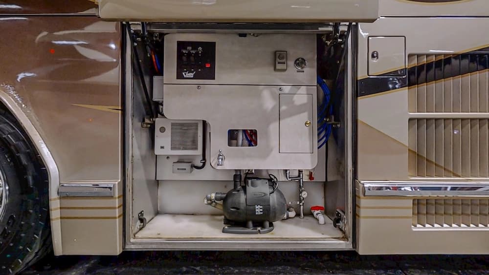 2000 Prevost Featherlite H3-45 Coach - Image 42