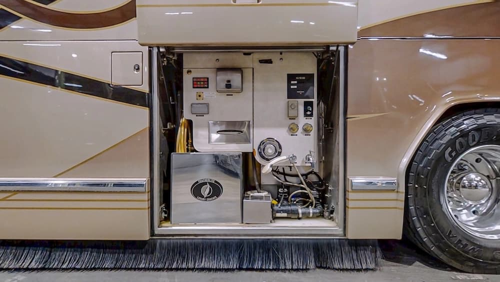 2000 Prevost Featherlite H3-45 Coach - Image 46