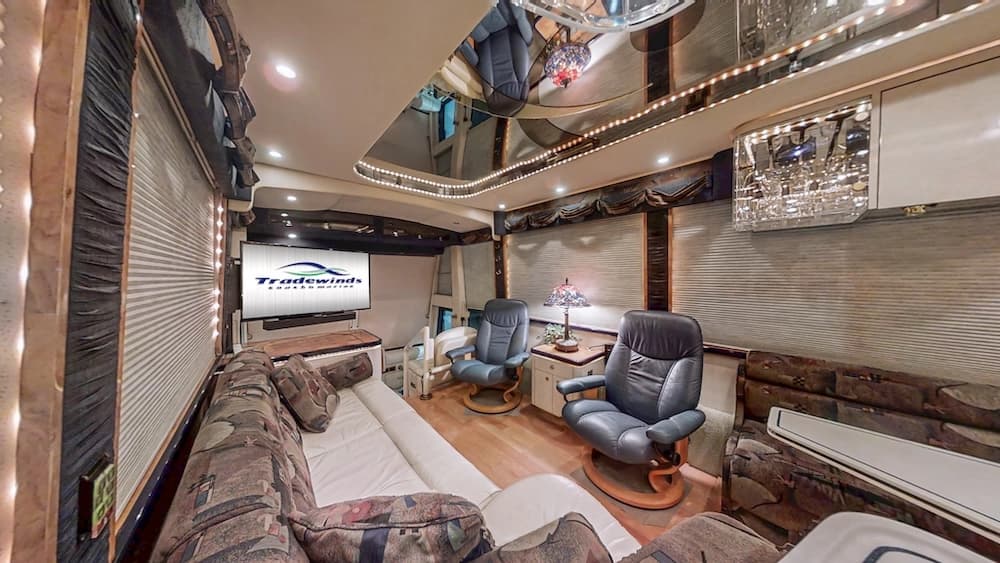 2000 Prevost Featherlite H3-45 Coach - Image 6