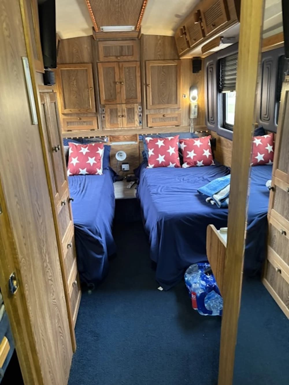 1996 Prevost XL 40 Motorhome - Image 11