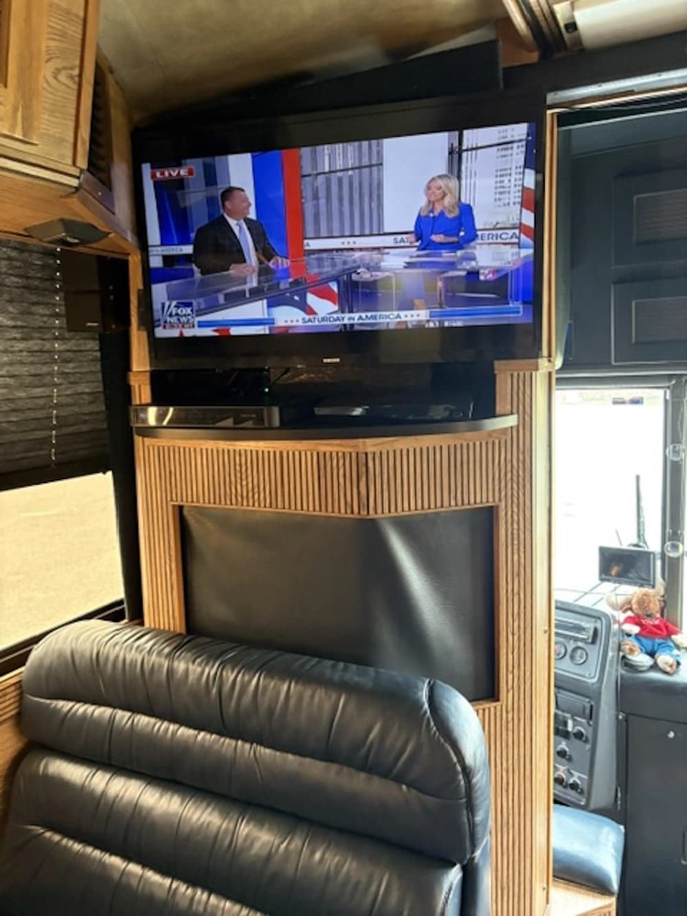 1996 Prevost XL 40 Motorhome - Image 15