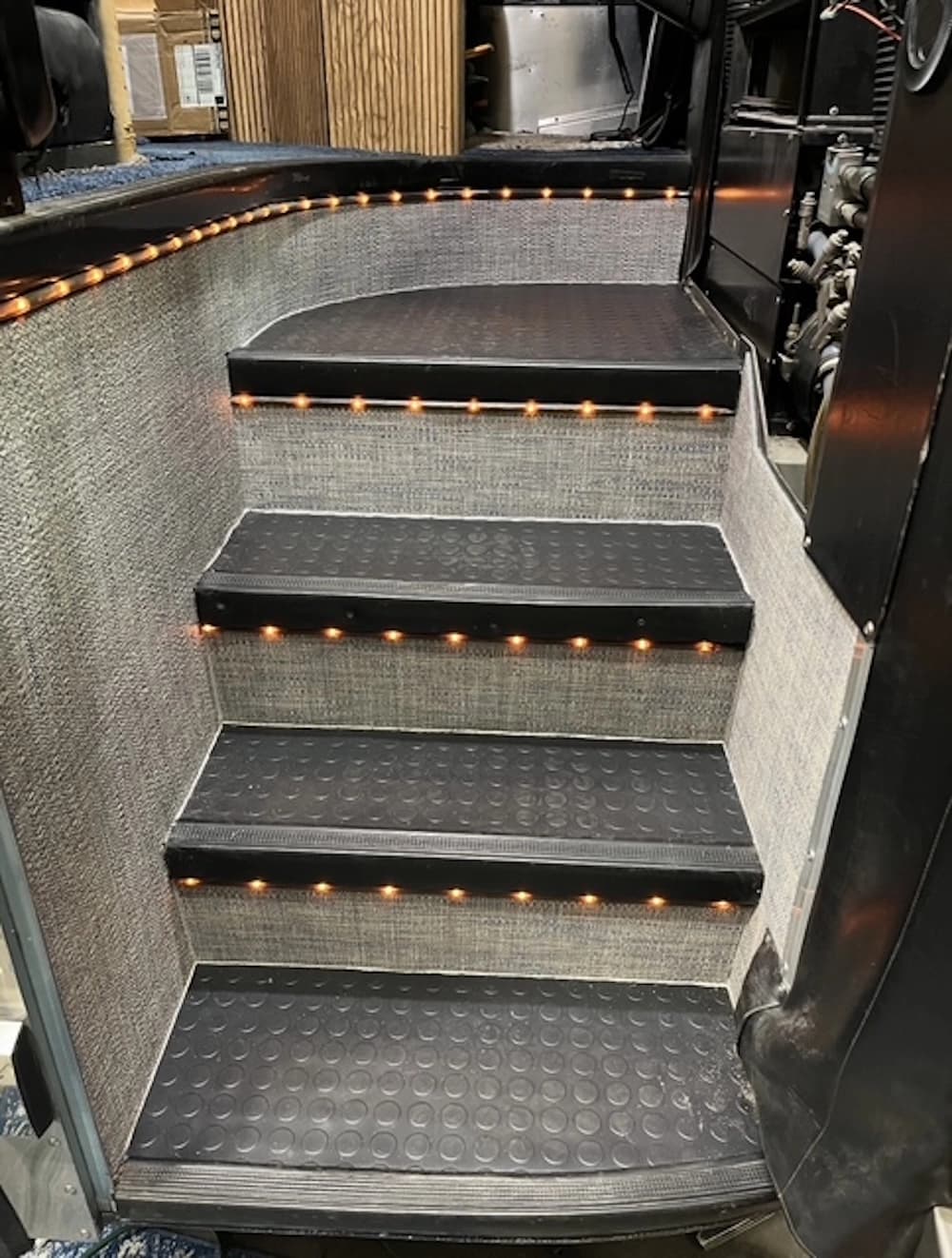 1996 Prevost XL 40 Motorhome - Image 7