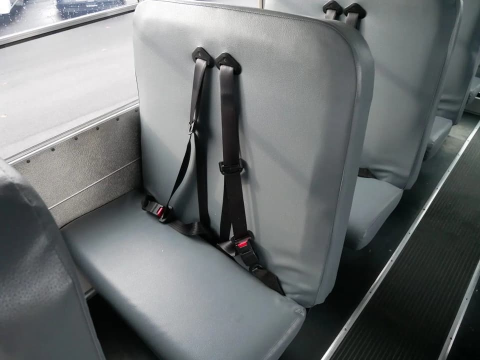 2008 Blue Bird Micro Bird - Image 9