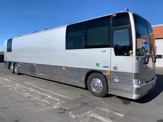2001 Prevost XLII bus