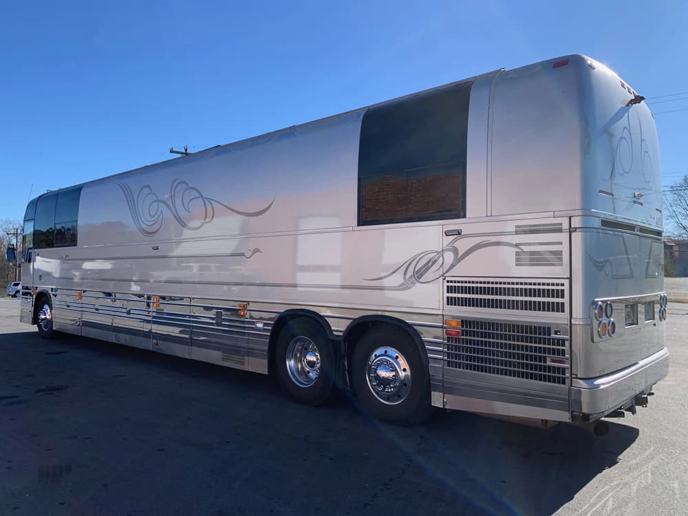 2001 Prevost XLII Coach - Image 5