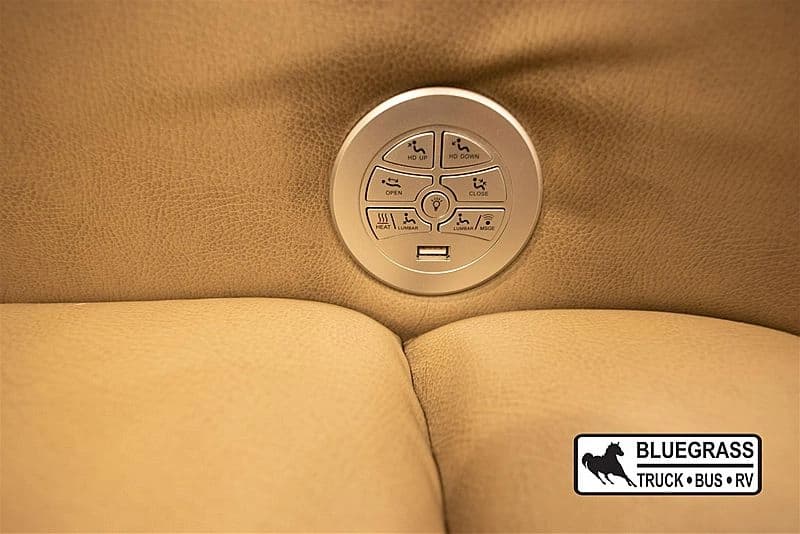 2024 Renegade Verona 36VSB Motorhome - Image 17