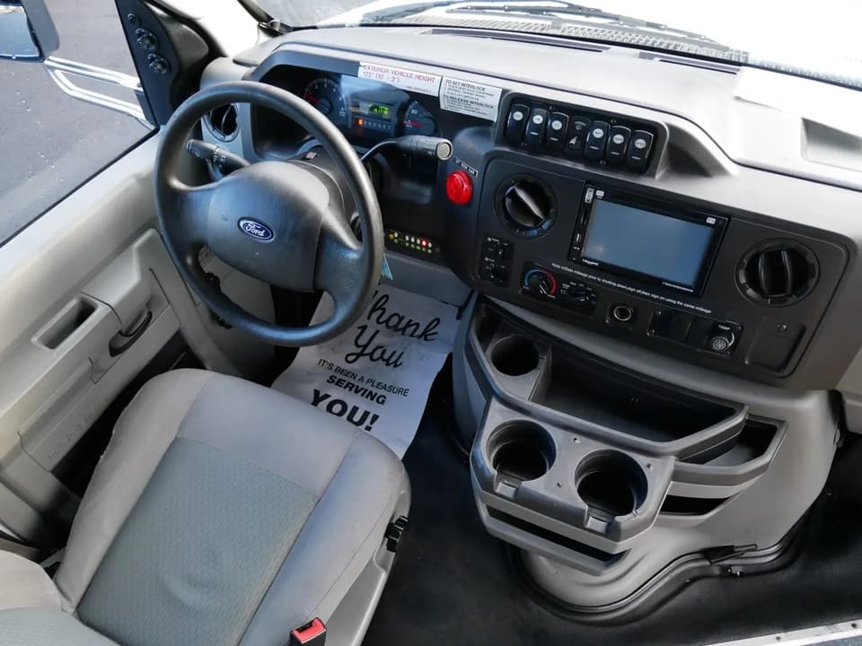 2016 Ford Eldorado ADA Non-CDL Shuttle Bus - Image 4
