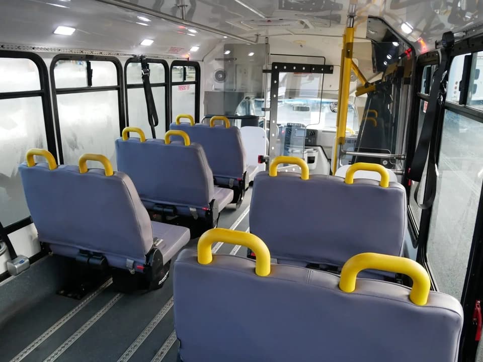 2016 Ford Eldorado ADA Non-CDL Shuttle Bus - Image 8