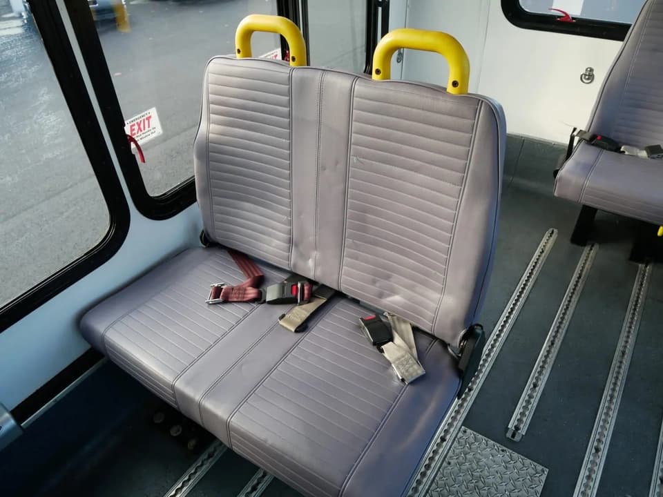 2016 Ford Eldorado ADA Non-CDL Shuttle Bus - Image 9