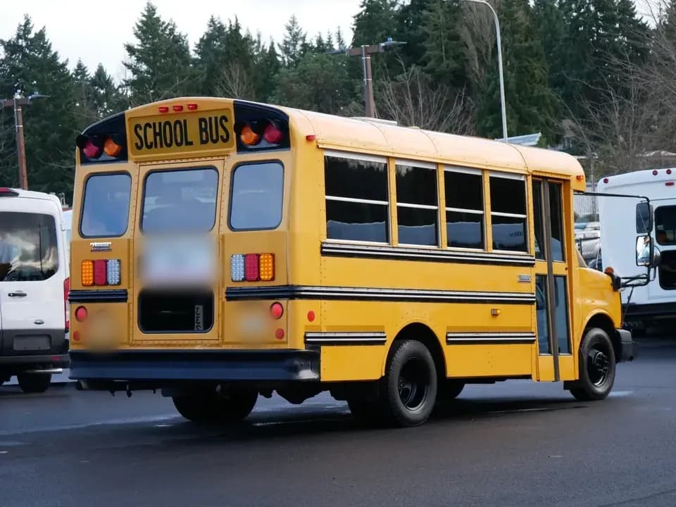 2014 Chevrolet Thomas School Bus - Image 2