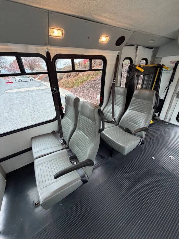 2012 Ford E350 SD ADA Shuttle Bus - Image 12