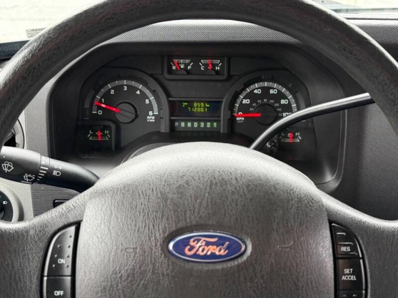 2012 Ford E350 SD ADA Shuttle Bus - Image 9