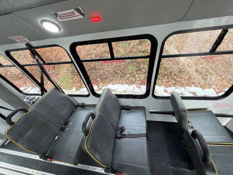 2014 Ford E350 ADA Shuttle Bus - Image 14