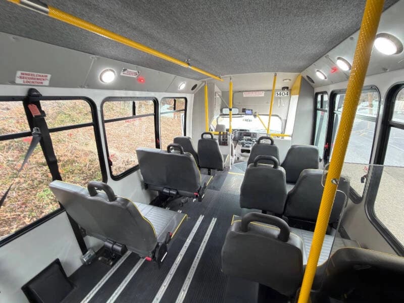 2014 Ford E350 ADA Shuttle Bus - Image 16