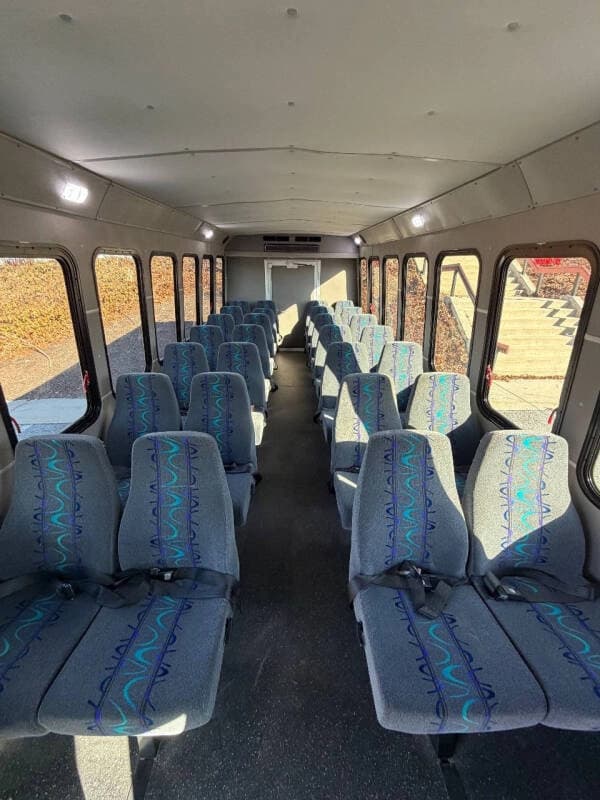 2021 Ford E450 Shuttle Bus - Image 14