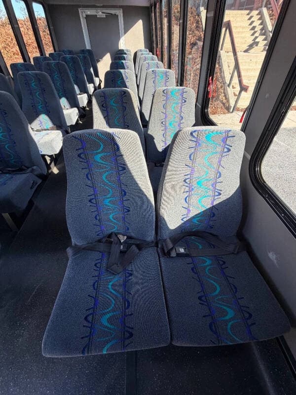 2021 Ford E450 Shuttle Bus - Image 15