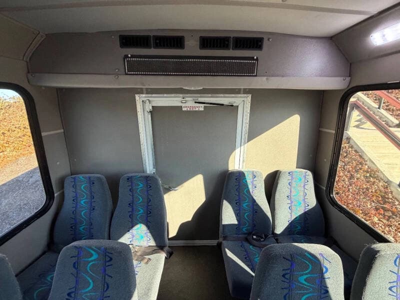 2021 Ford E450 Shuttle Bus - Image 16
