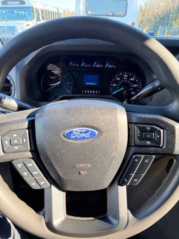 2021 Ford E450 Shuttle Bus - Image 19