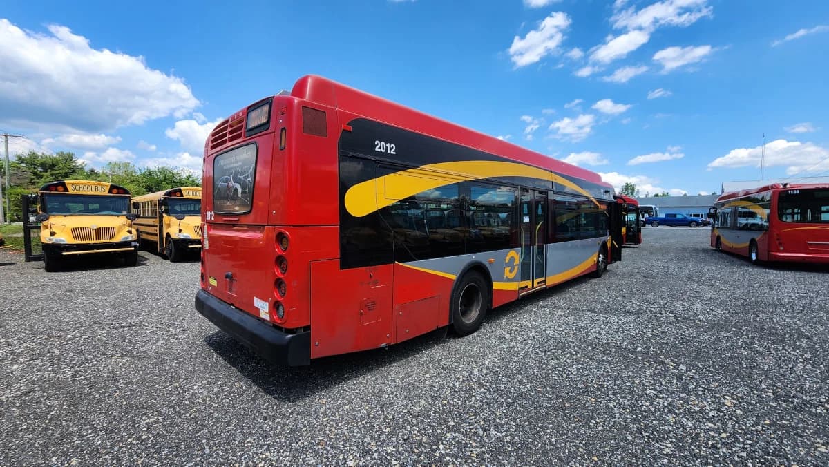 2014 New Flyer XDE40 Hybrid Transit Bus - Image 3