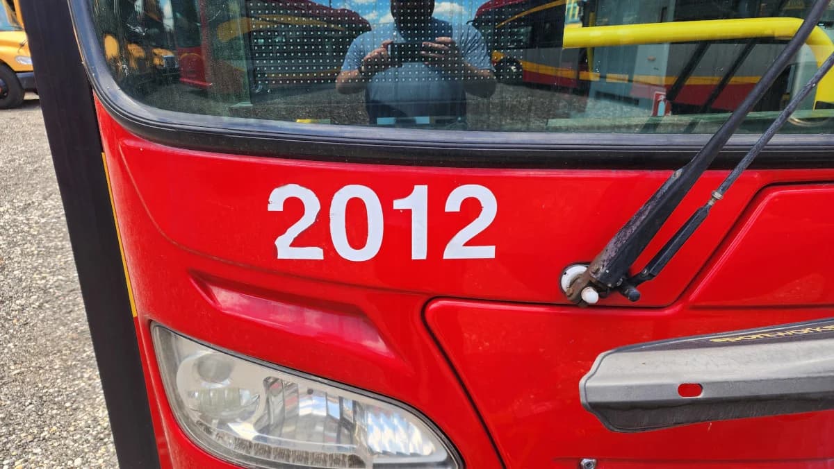 2014 New Flyer XDE40 Hybrid Transit Bus - Image 47