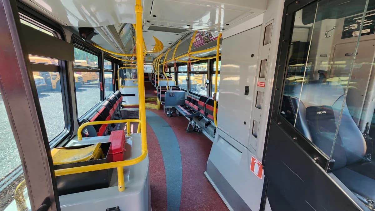 2014 New Flyer XDE40 Hybrid Transit Bus - Image 12