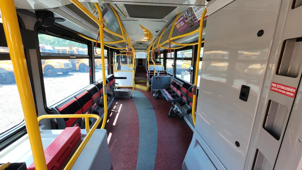 2014 New Flyer XDE40 Hybrid Transit Bus - Image 13