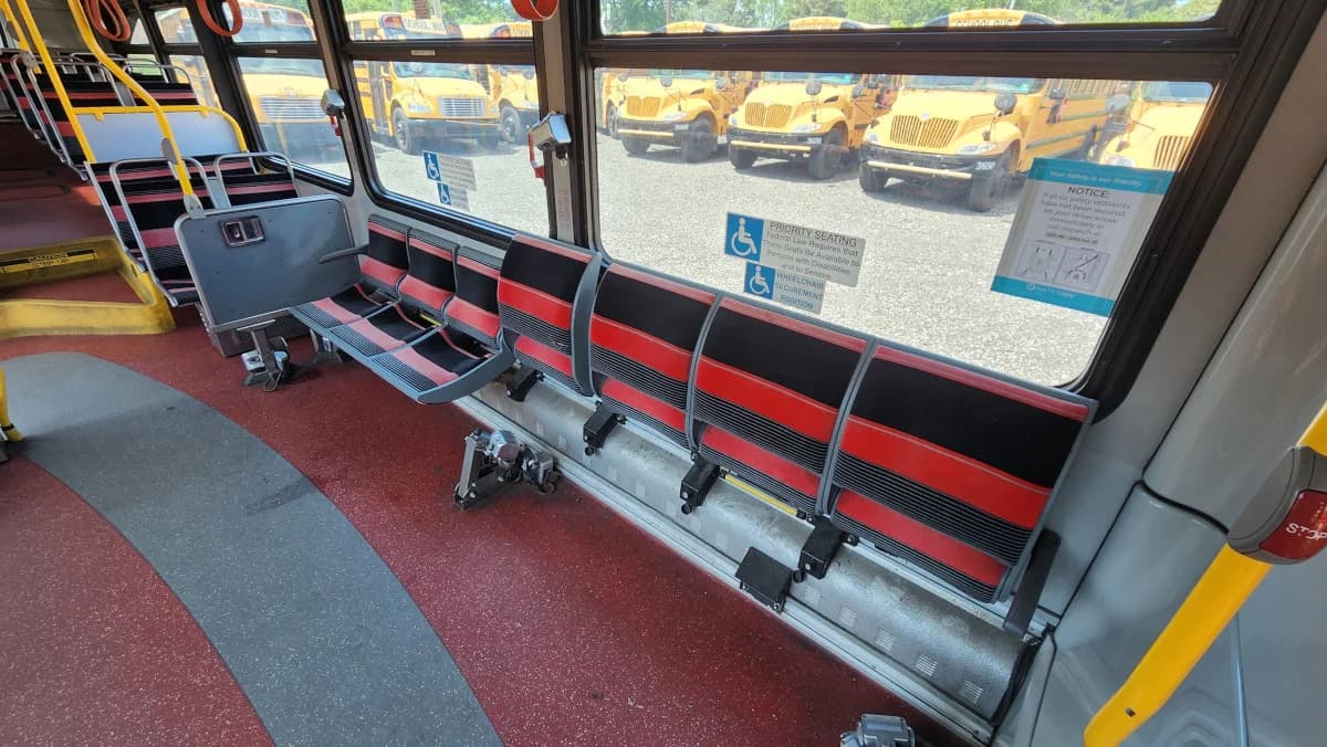 2014 New Flyer XDE40 Hybrid Transit Bus - Image 16