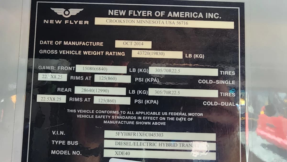 2014 New Flyer XDE40 Hybrid Transit Bus - Image 48