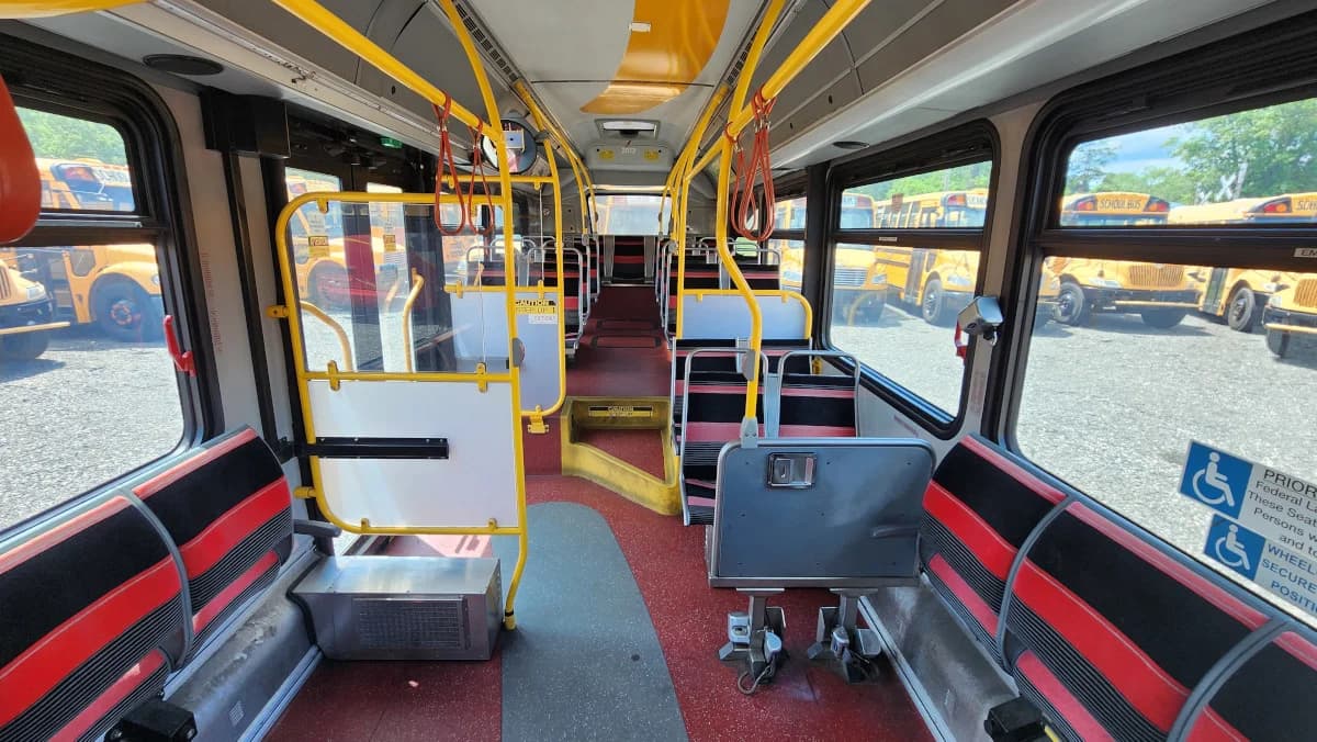 2014 New Flyer XDE40 Hybrid Transit Bus - Image 18