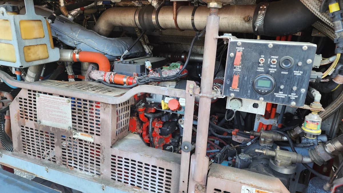 2014 New Flyer XDE40 Hybrid Transit Bus - Image 44