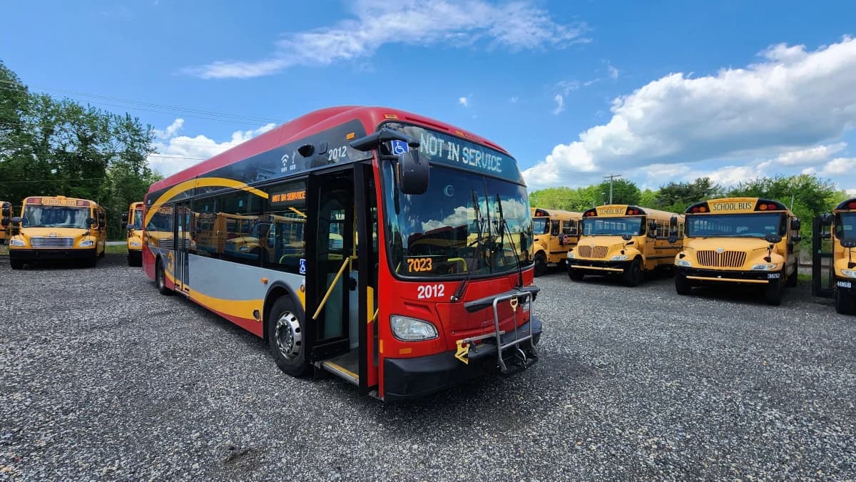 2014 New Flyer XDE40 Hybrid Transit Bus - Image 38