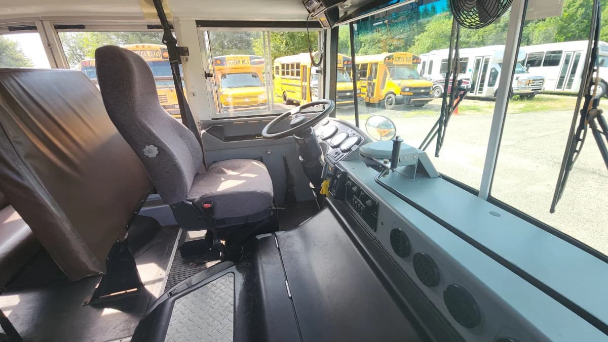2013 Blue Bird All American 71P FE - Image 9