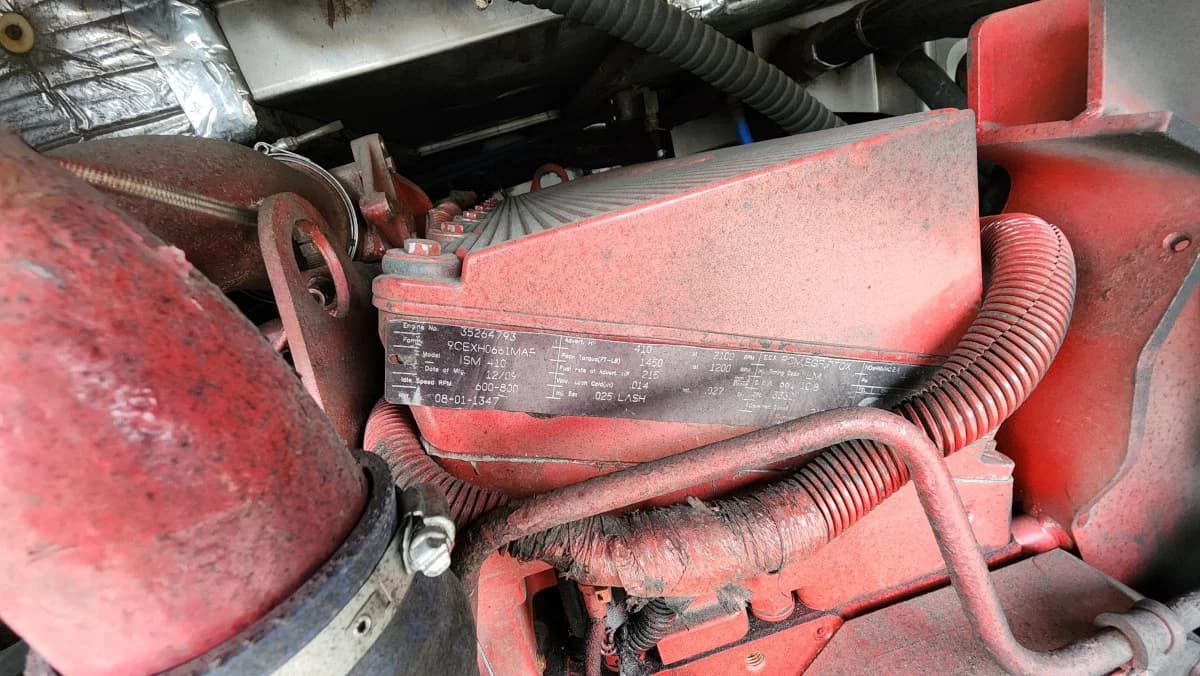 2011 MCI J4500 NEW ENGINE - Image 28